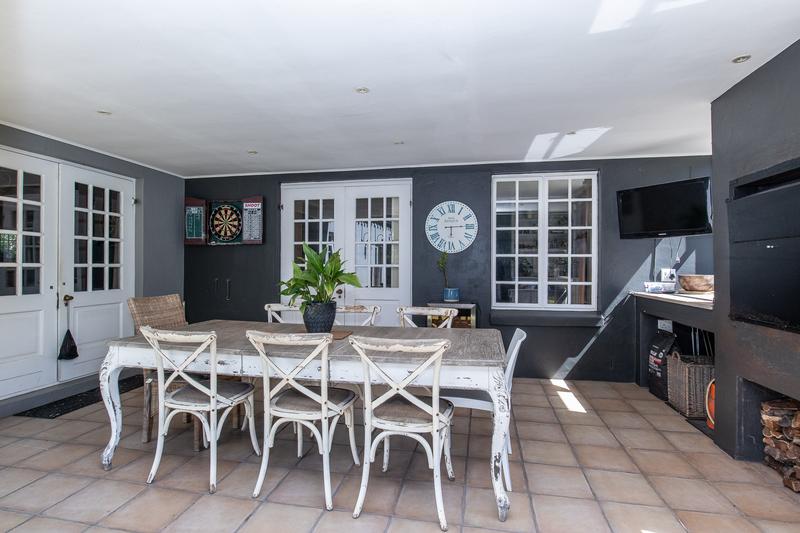 4 Bedroom Property for Sale in Constantia Western Cape